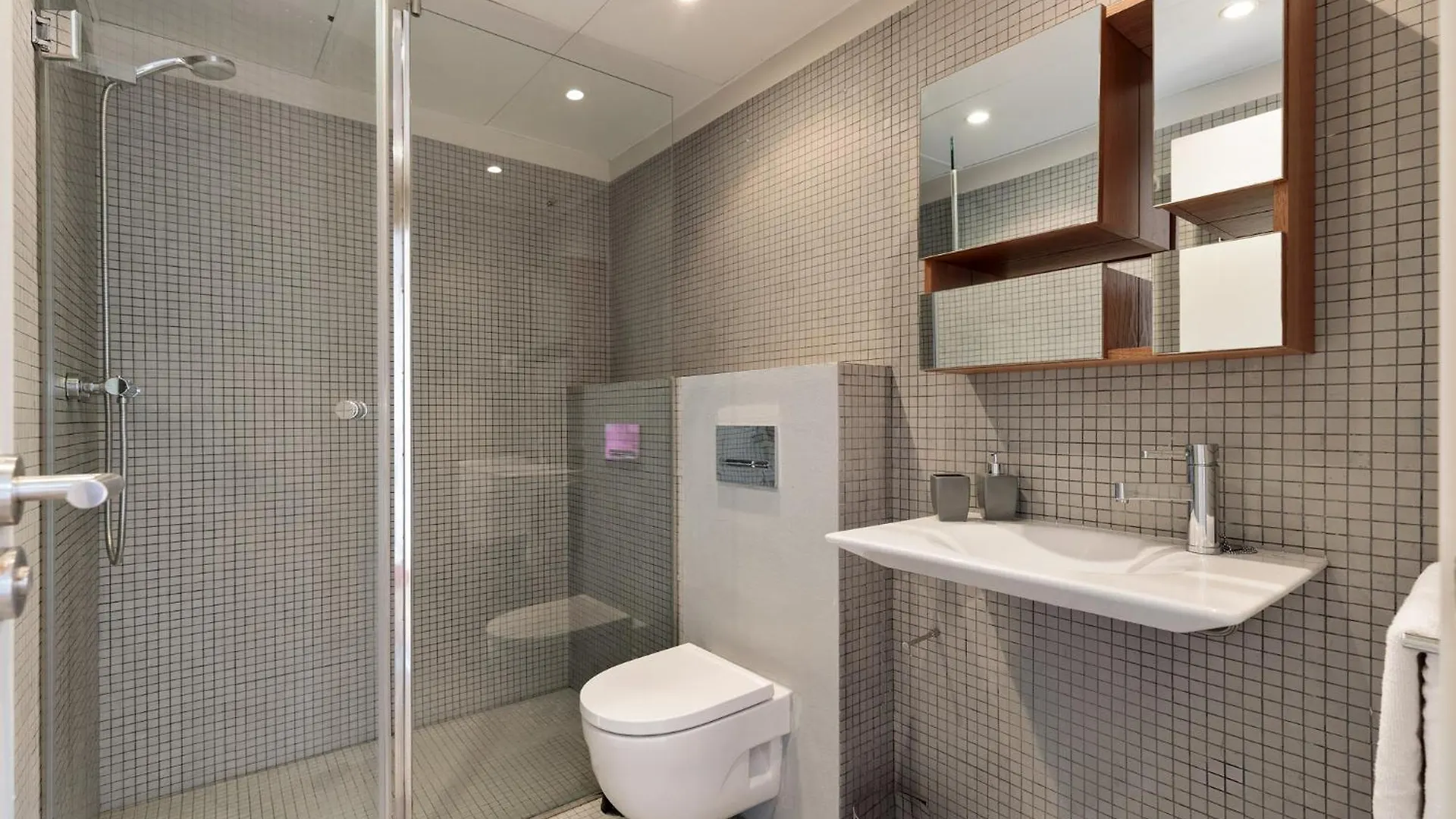 Enjoy Apartments Urban Retreat Valencia 3 Barcelona 0*,